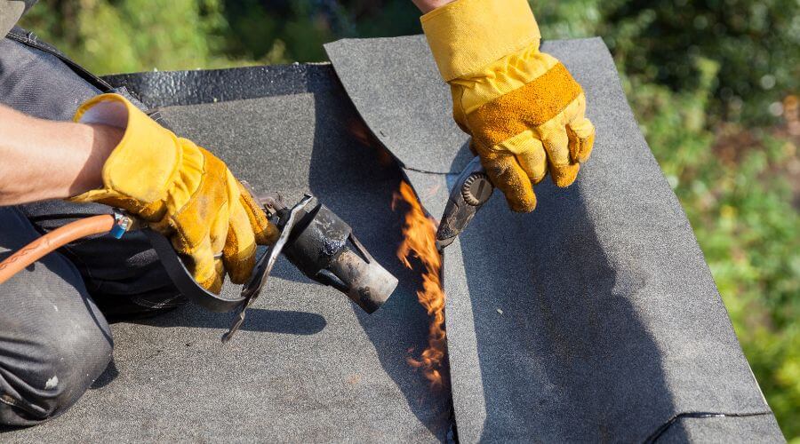 Professional flood damage restoration services in Indian Lake Estates, FL
